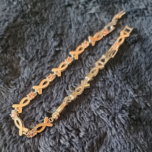 Avon Breast Cancer Awareness Women's Bracelet - Picture 3 of 8